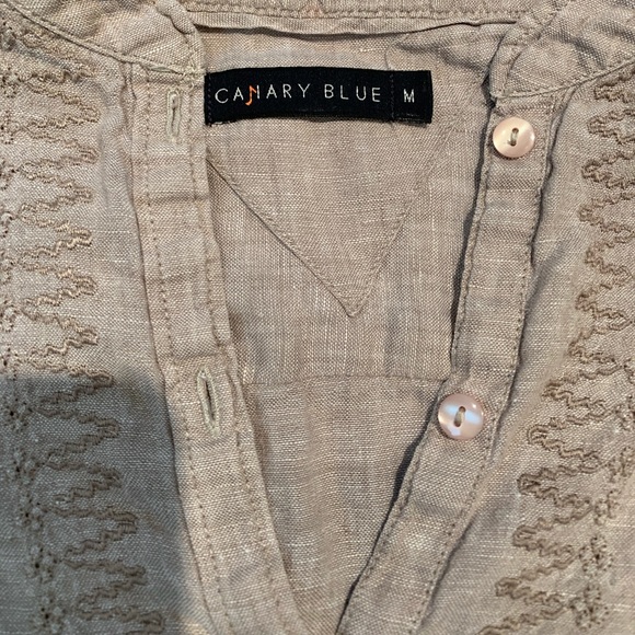 Embroidered blouse! - Picture 3 of 3